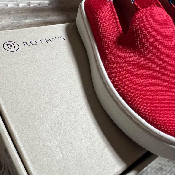 NEW with Box Rothy’s Slip On Kids Mesh Sneaker Shoe, Red, 10C - Picture 4 of 7